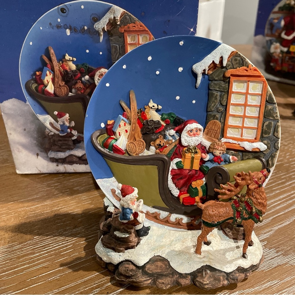 Hand painted hand crafted “A Christmas Remembered” Plate and stand vintahe set